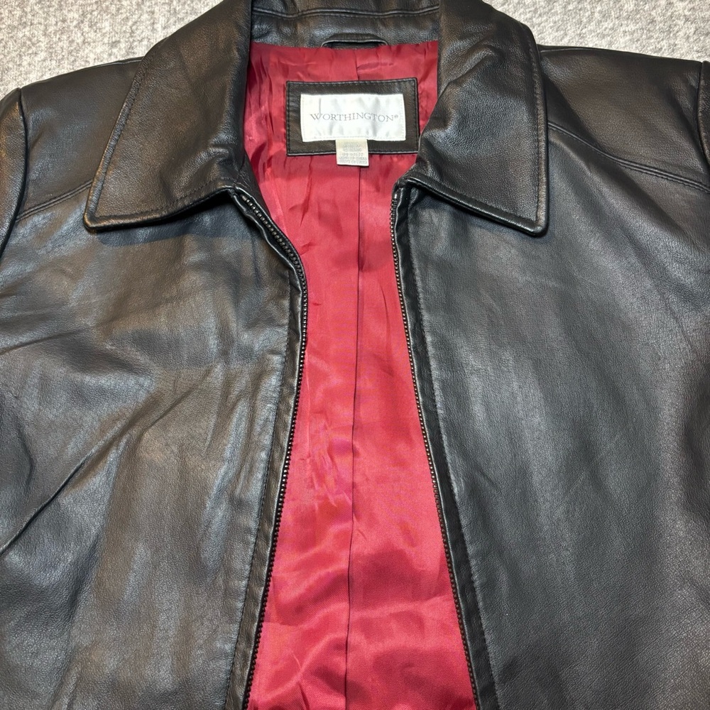 Worthington Women’s Black Genuine Leather Zip Jacket Red Lining Petite Medium - Picture 3 of 8